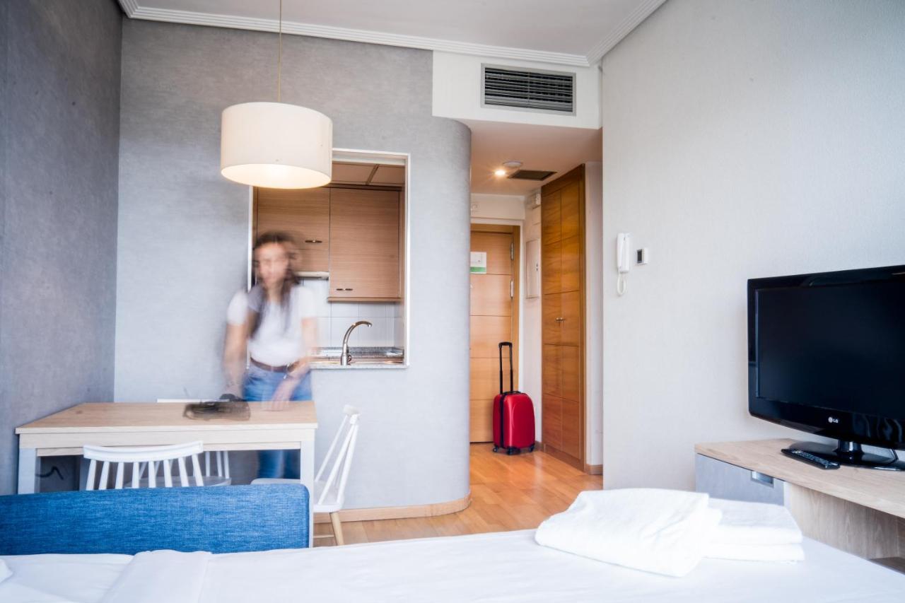 Compostela Suites Madrid Exterior foto