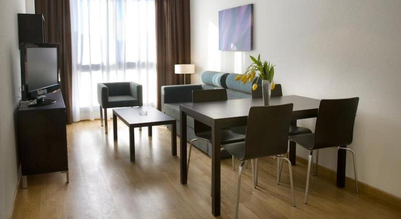 Compostela Suites Madrid Cameră foto
